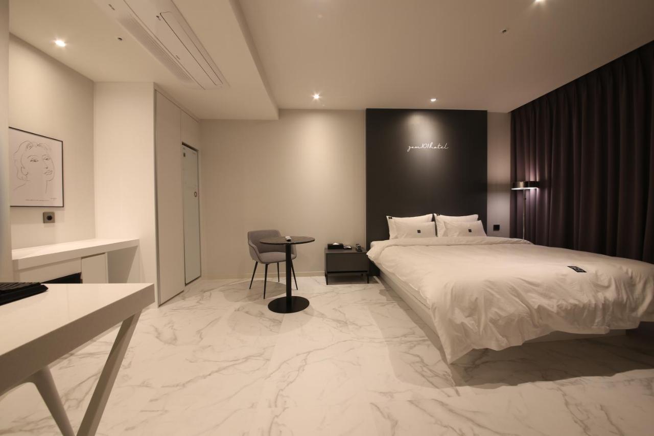 Zam101 Hotel Gimhae Zewnętrze zdjęcie