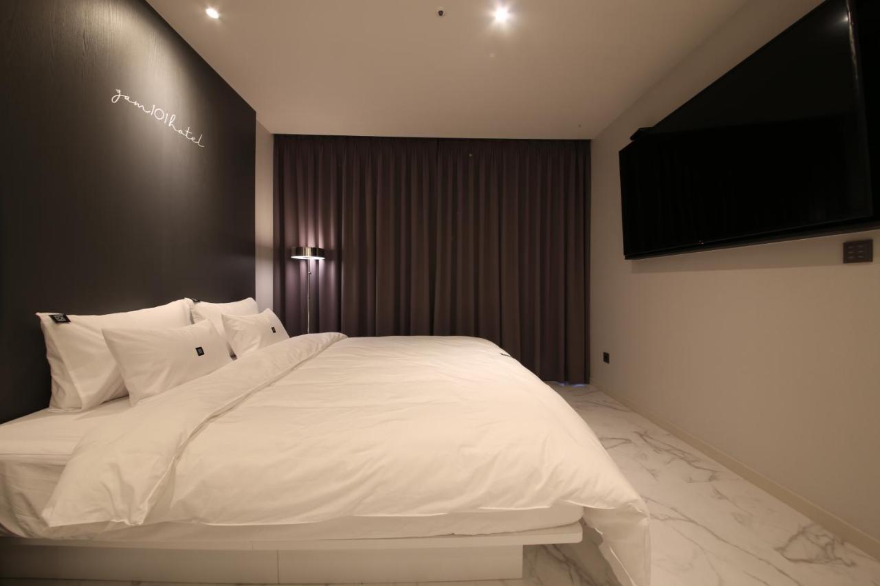 Zam101 Hotel Gimhae Zewnętrze zdjęcie