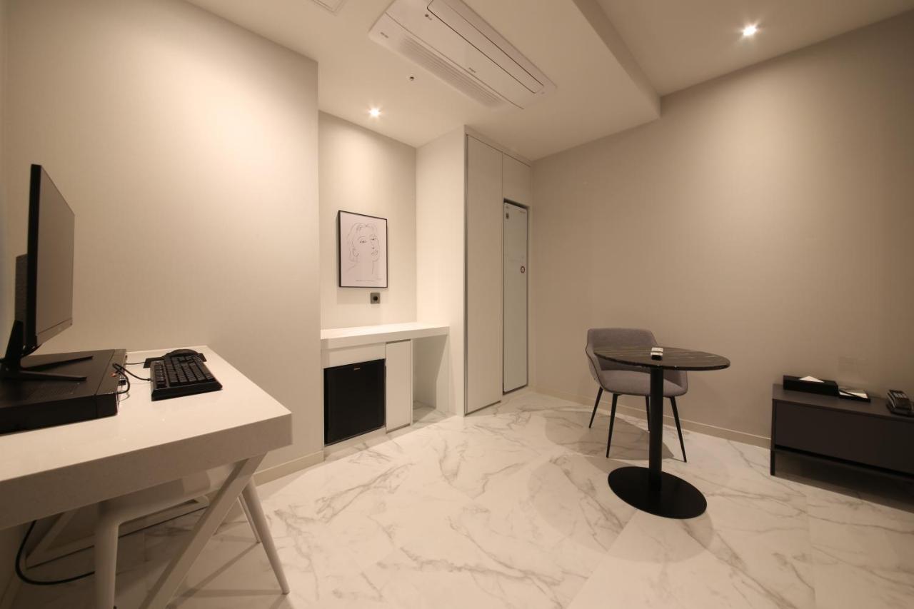 Zam101 Hotel Gimhae Zewnętrze zdjęcie