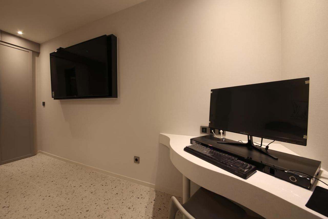 Zam101 Hotel Gimhae Zewnętrze zdjęcie